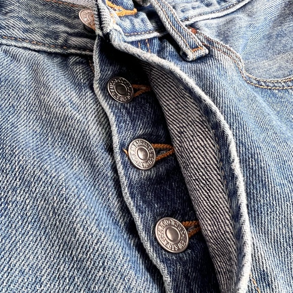 Levi’s Vintage 501 distressed cutoff denim shorts Size 29 - Picture 11 of 12